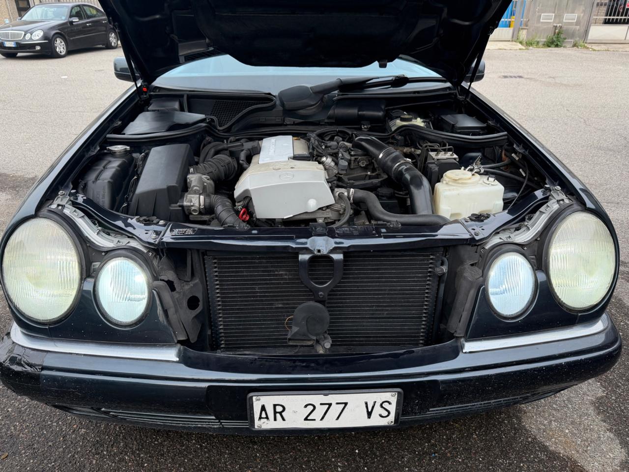 MERCEDES E200 KOMPRESOR BENZINA-GPL 92.000KM STORICO