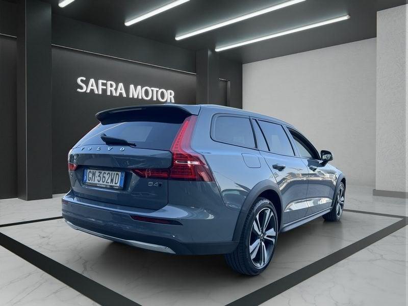 Volvo V60 Cross Country B4 D AWD autom. PLUS