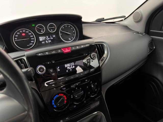 Lancia Ypsilon 0.9 TwinAir 85 CV 5 porte S&S Platinum