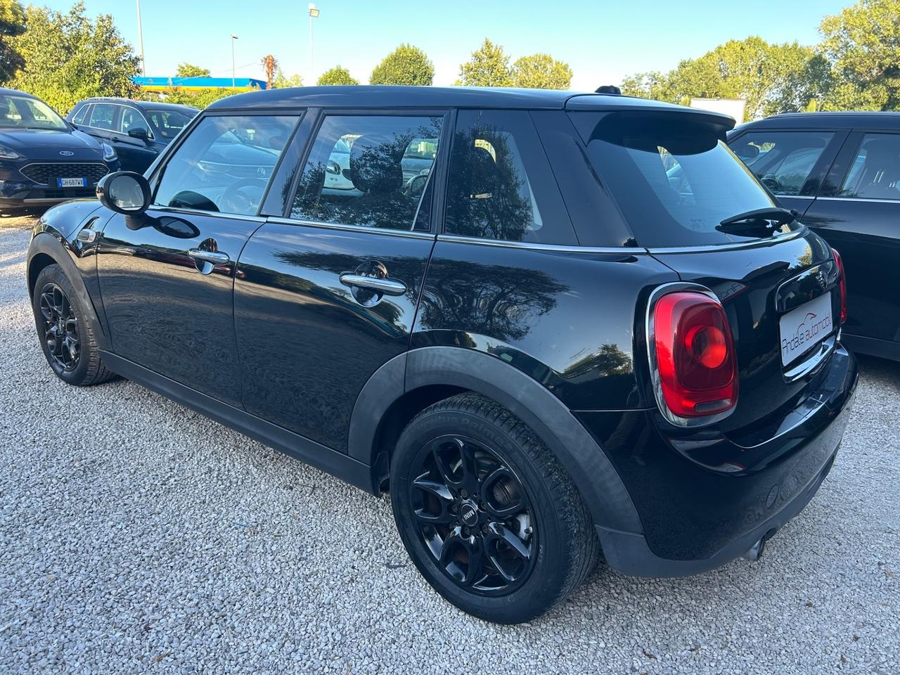 Mini 1.5 Cooper D Business 5P NEOPATENTATI AUTO