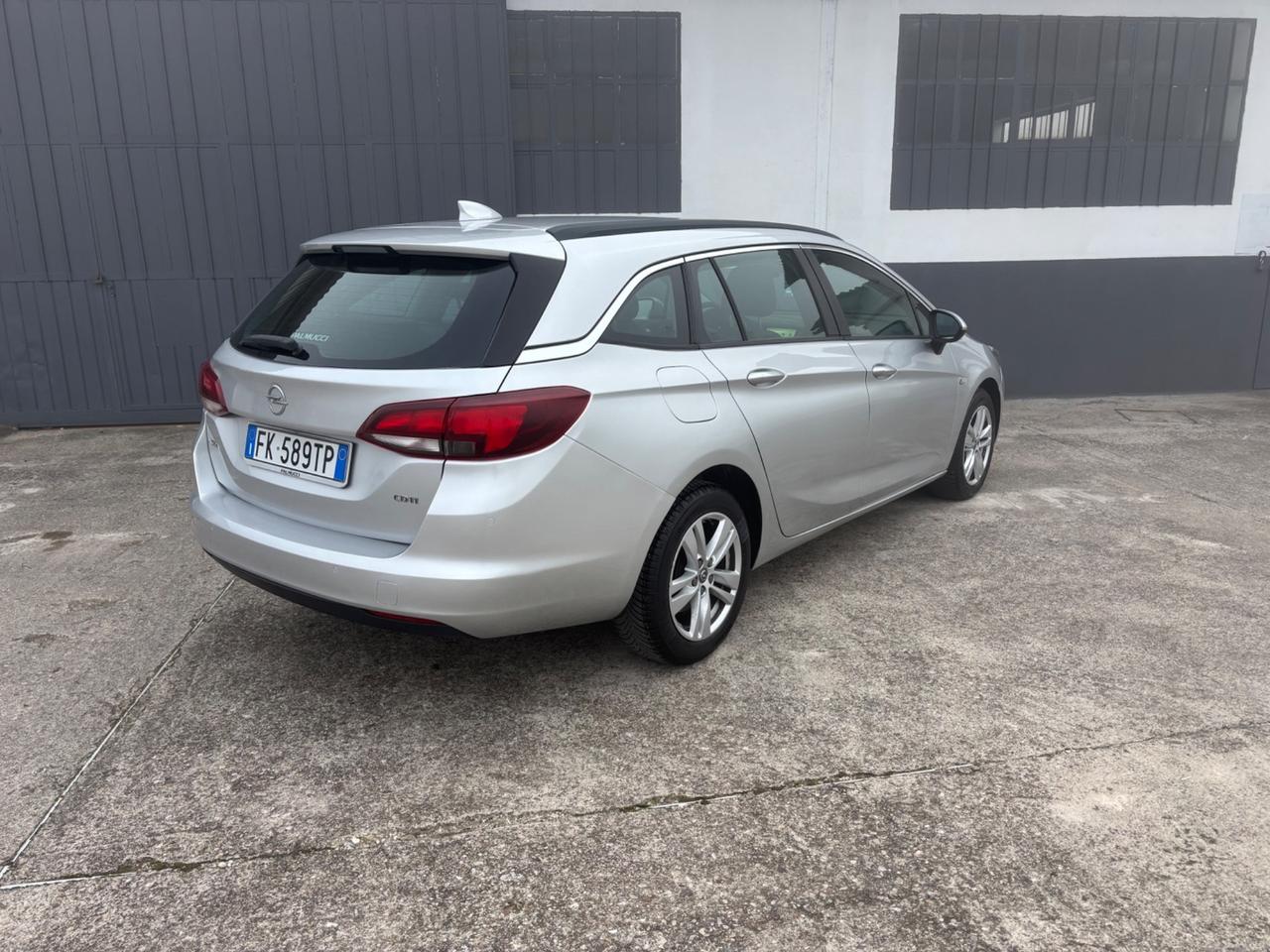 Opel Astra 1.6 CDTi 136CV aut. Garanzia. Neopatentati