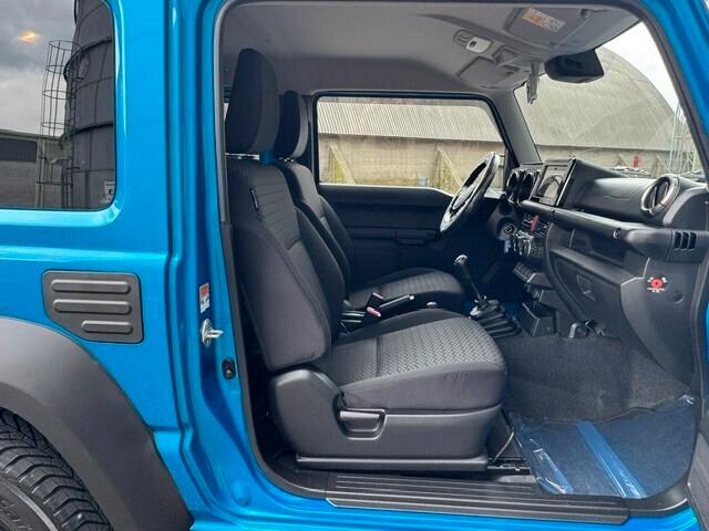 Suzuki Jimny 1.5 5MT Top