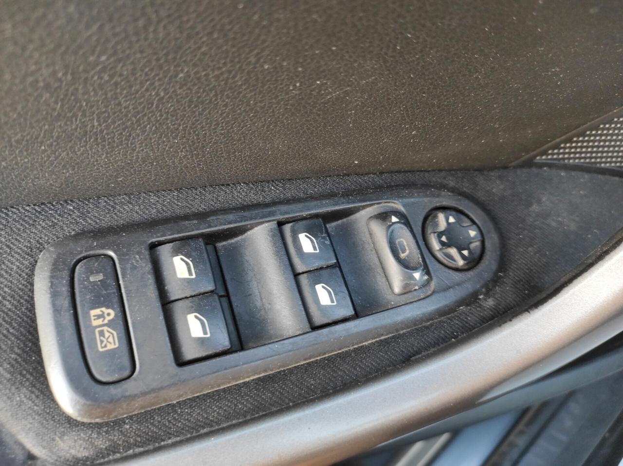 Peugeot 308 1.6 HDi - 90cv NEOPATENTATI