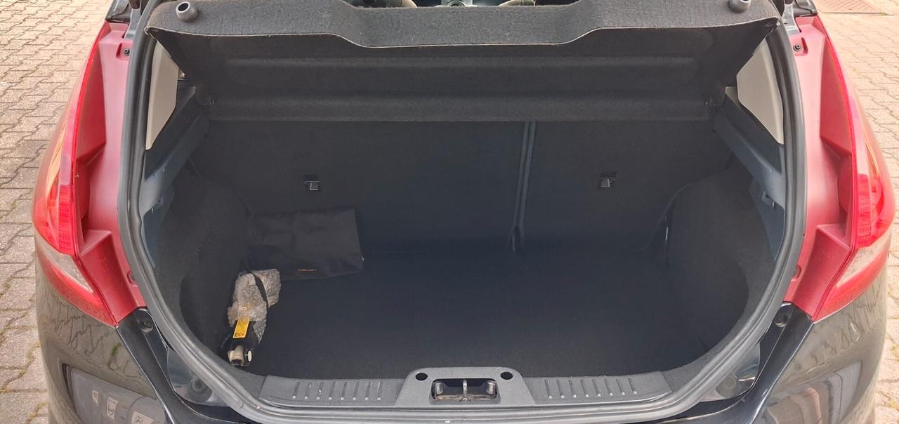 Ford Fiesta 1.4 Titanium BenzGPL
