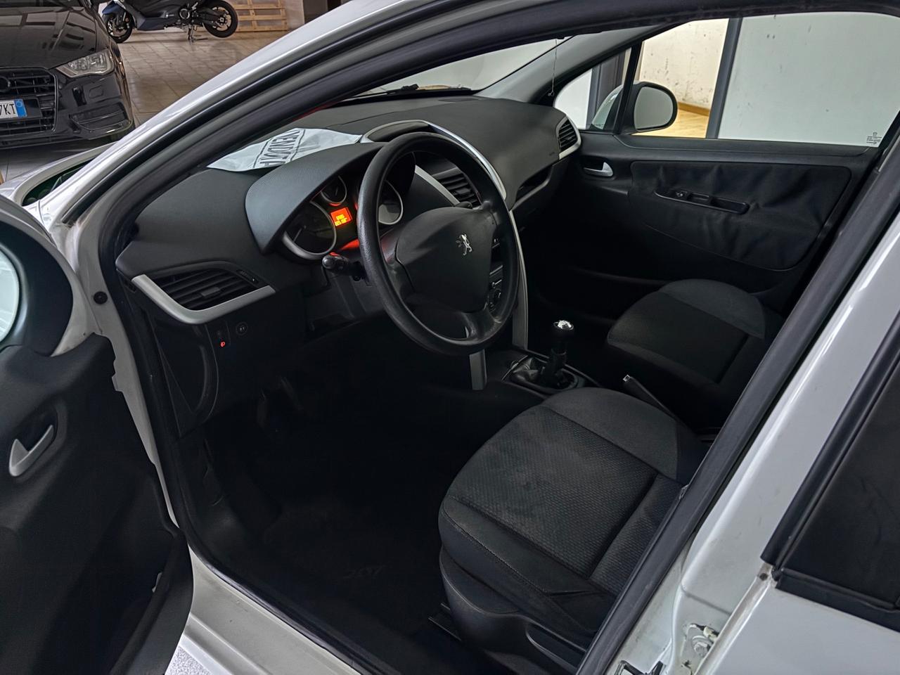 Peugeot 207 Plus 1.4 8V 75CV 5p. ECO GPL