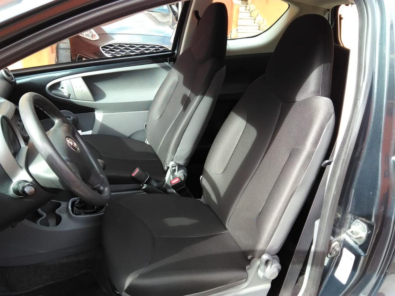 Toyota Aygo 1.0 - SOLO 37.000 KM - Unipro