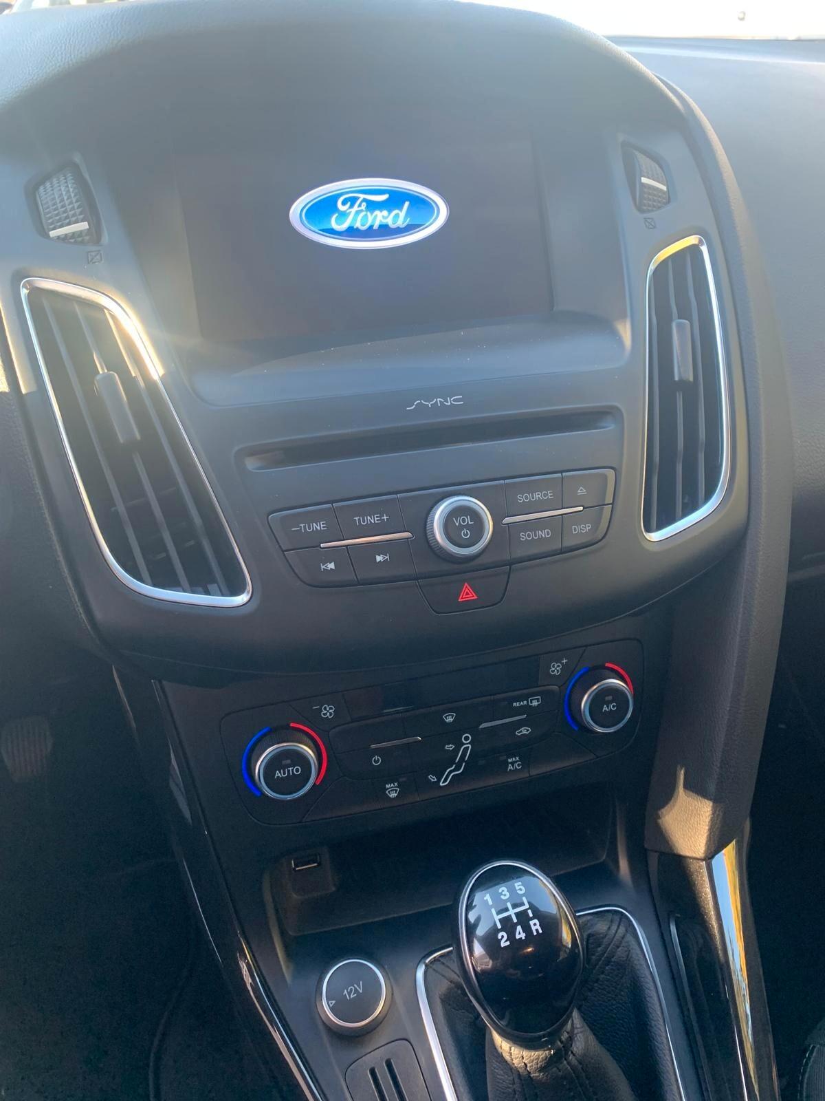 Ford Focus 1.6 120 CV GPL SW Titanium