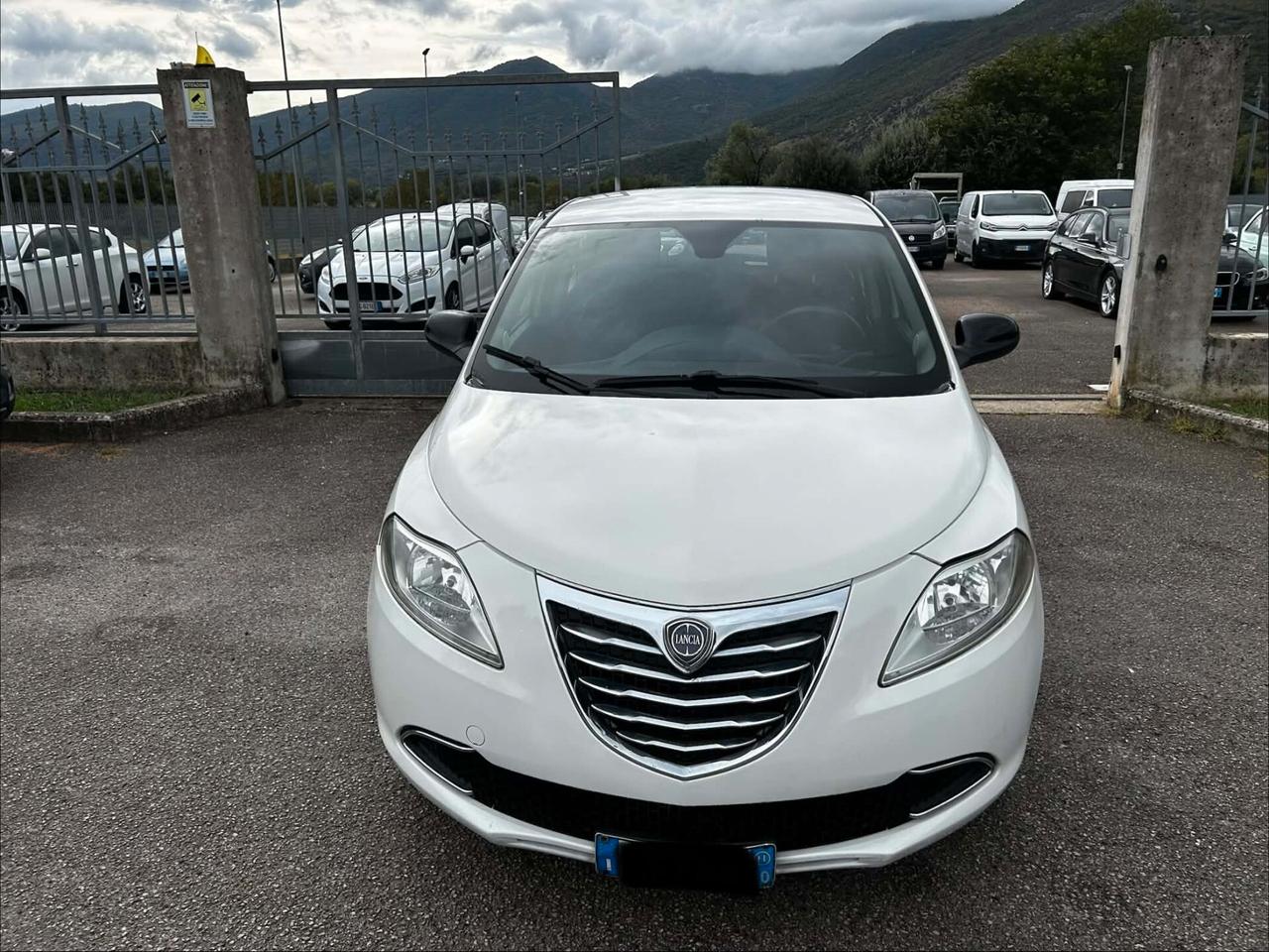 Lancia Ypsilon 1.2 69 CV 5 porte S&S Gold