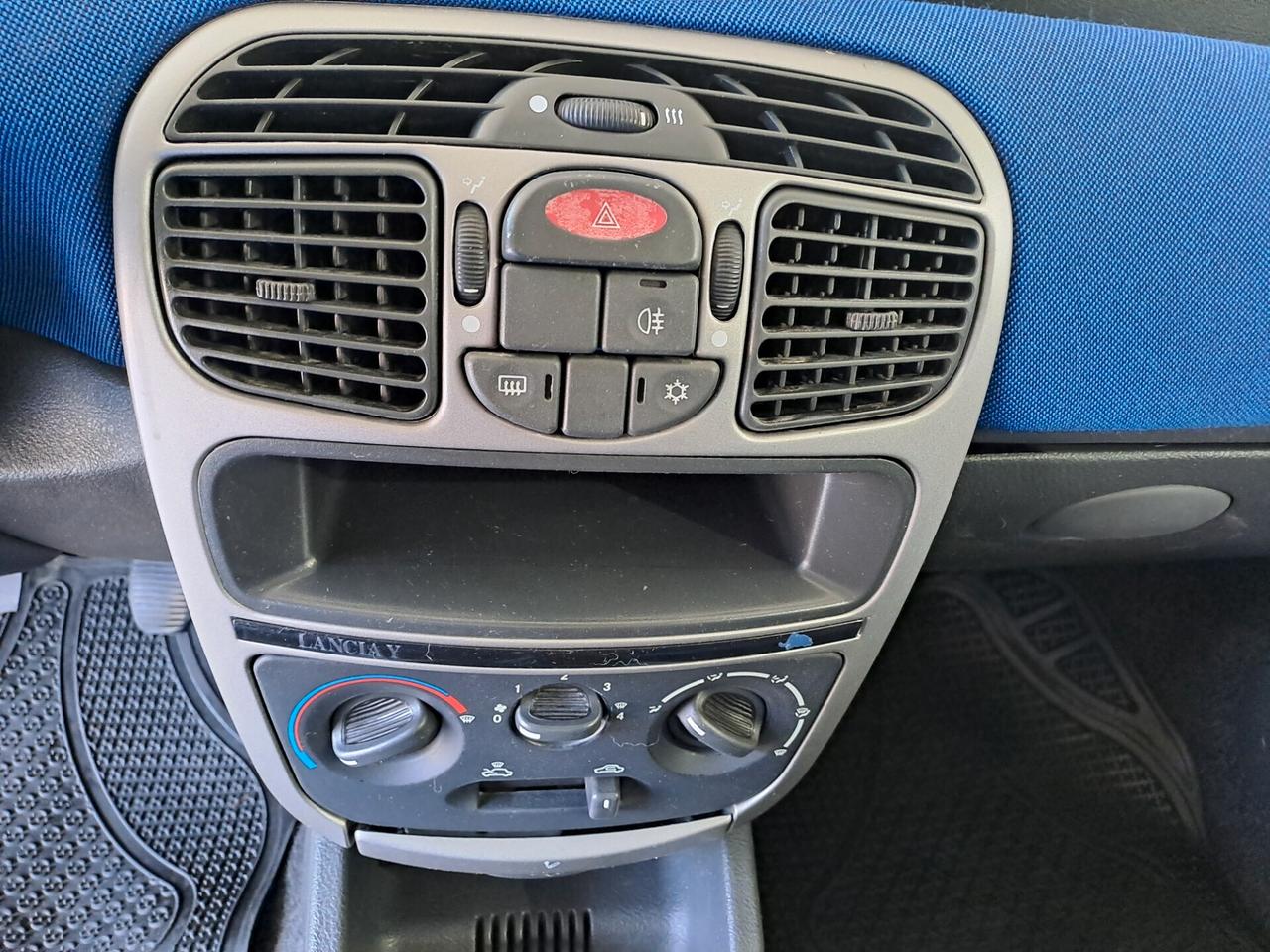 Lancia Y 1.2i km 99.000