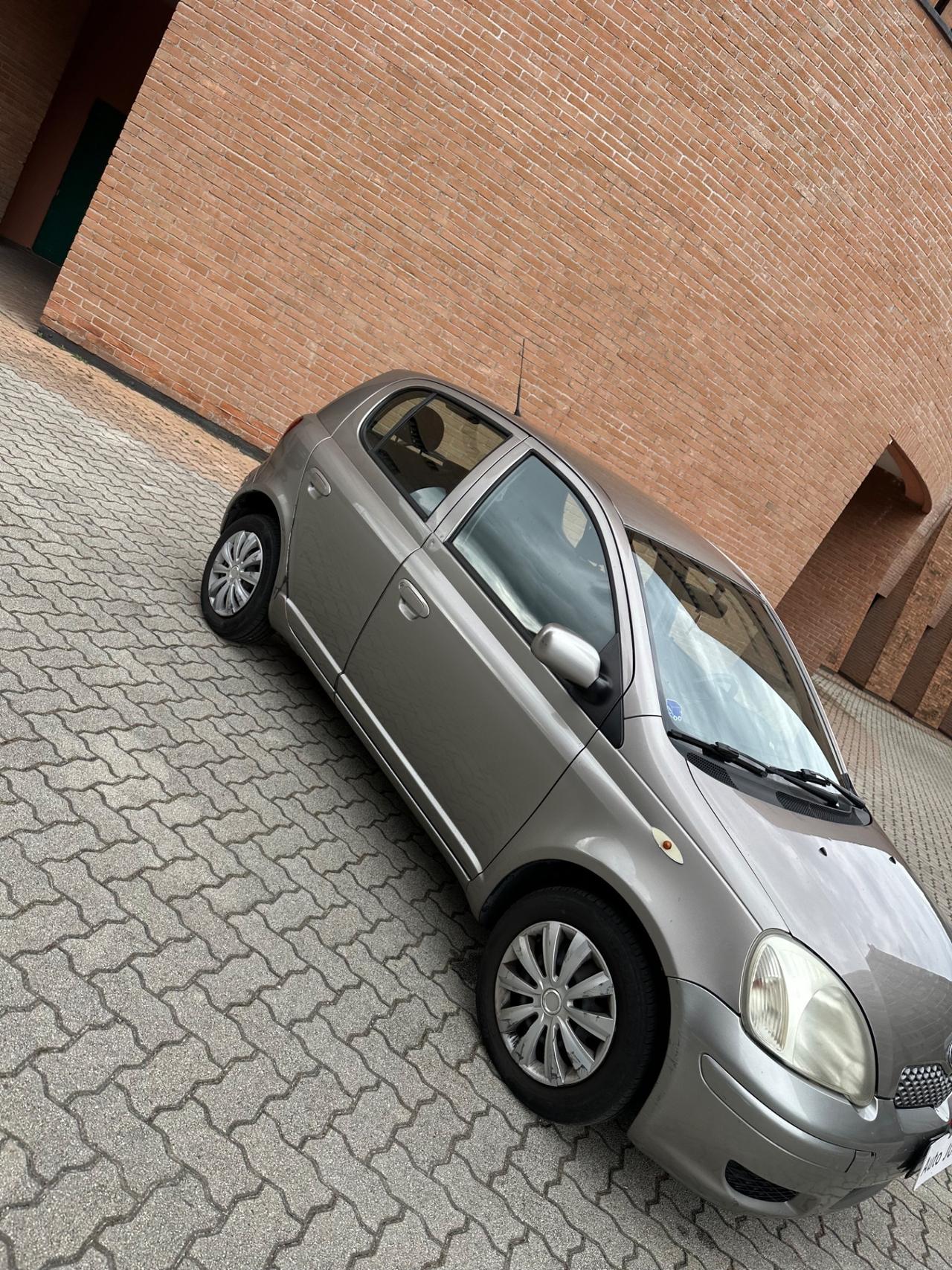 Toyota Yaris 1.0i 16V cat 5 porte Expo Clima