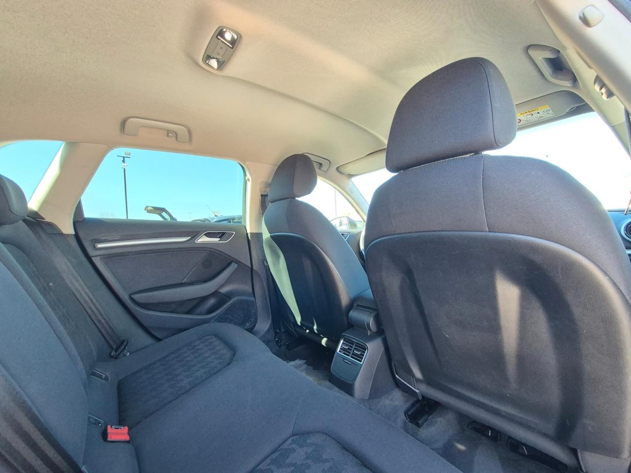 Audi A3 1.6 TDI ultra Attraction S-TRONIC