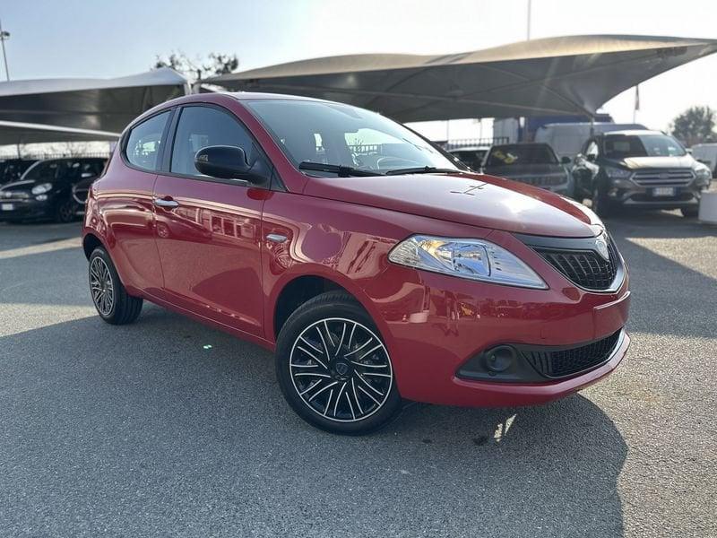 Lancia Ypsilon 1.0 FireFly 5 porte S&S Hybrid Oro