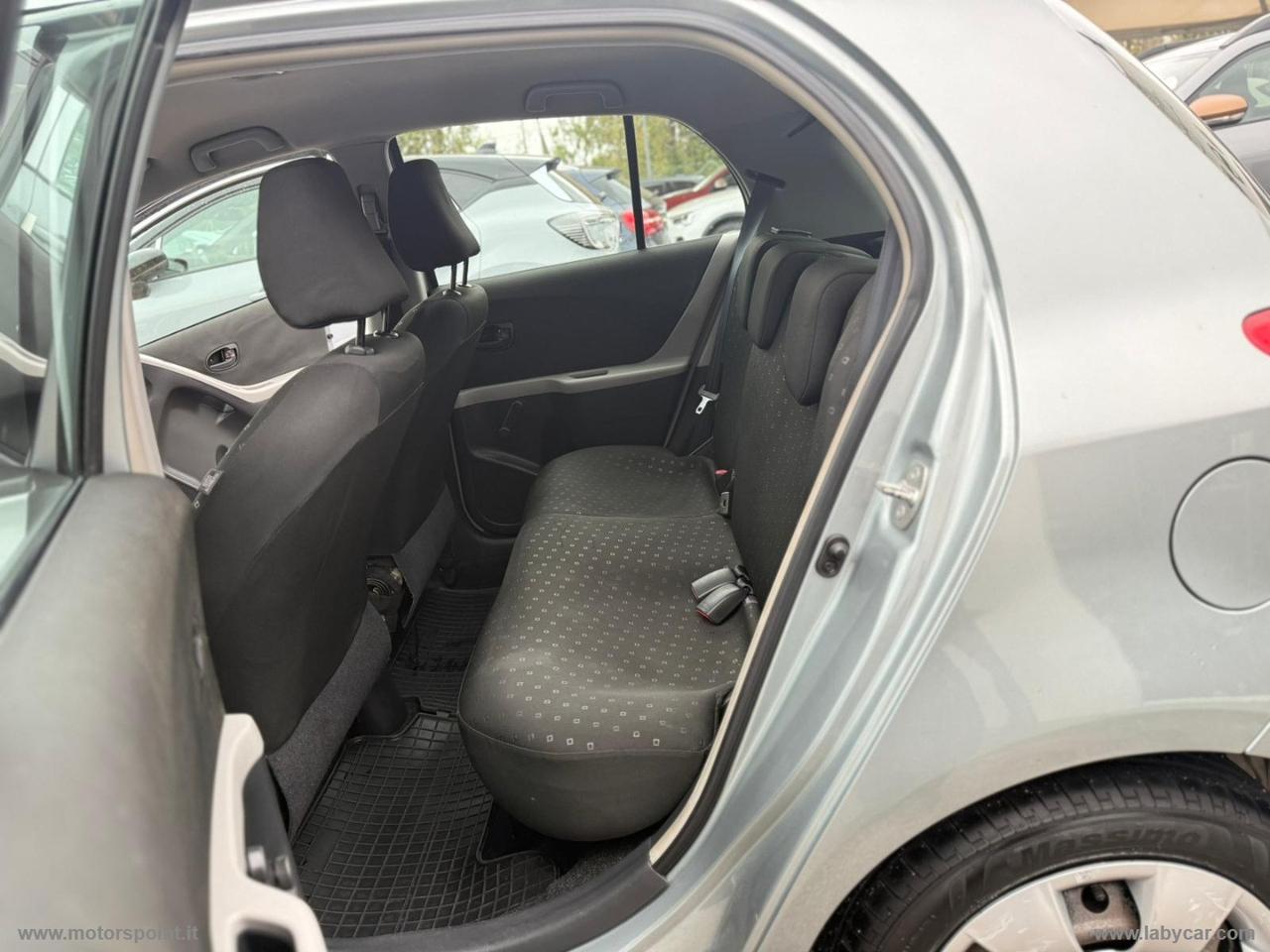 TOYOTA Yaris 1.0 5p.