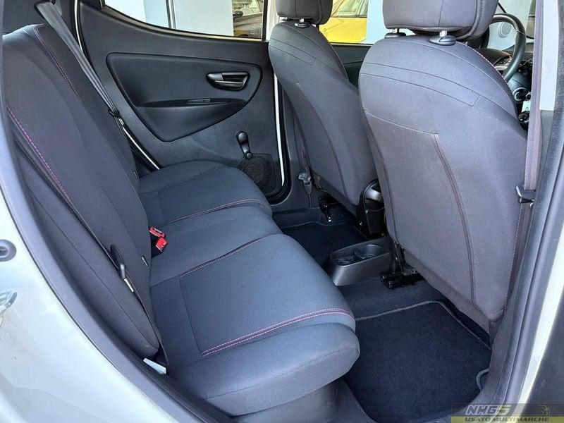 Lancia Ypsilon Ypsilon 0.9 TwinAir 85 CV 5 porte Metano Ecochic Elefantino