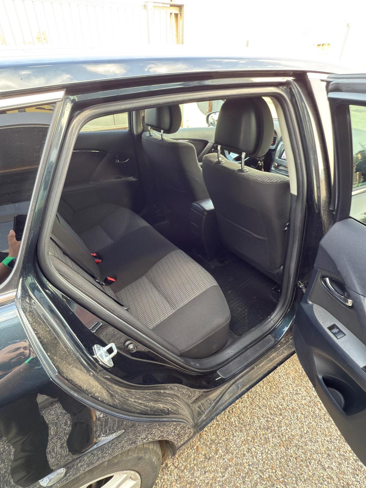 Toyota Avensis 2.0 D-4D Wagon Sol