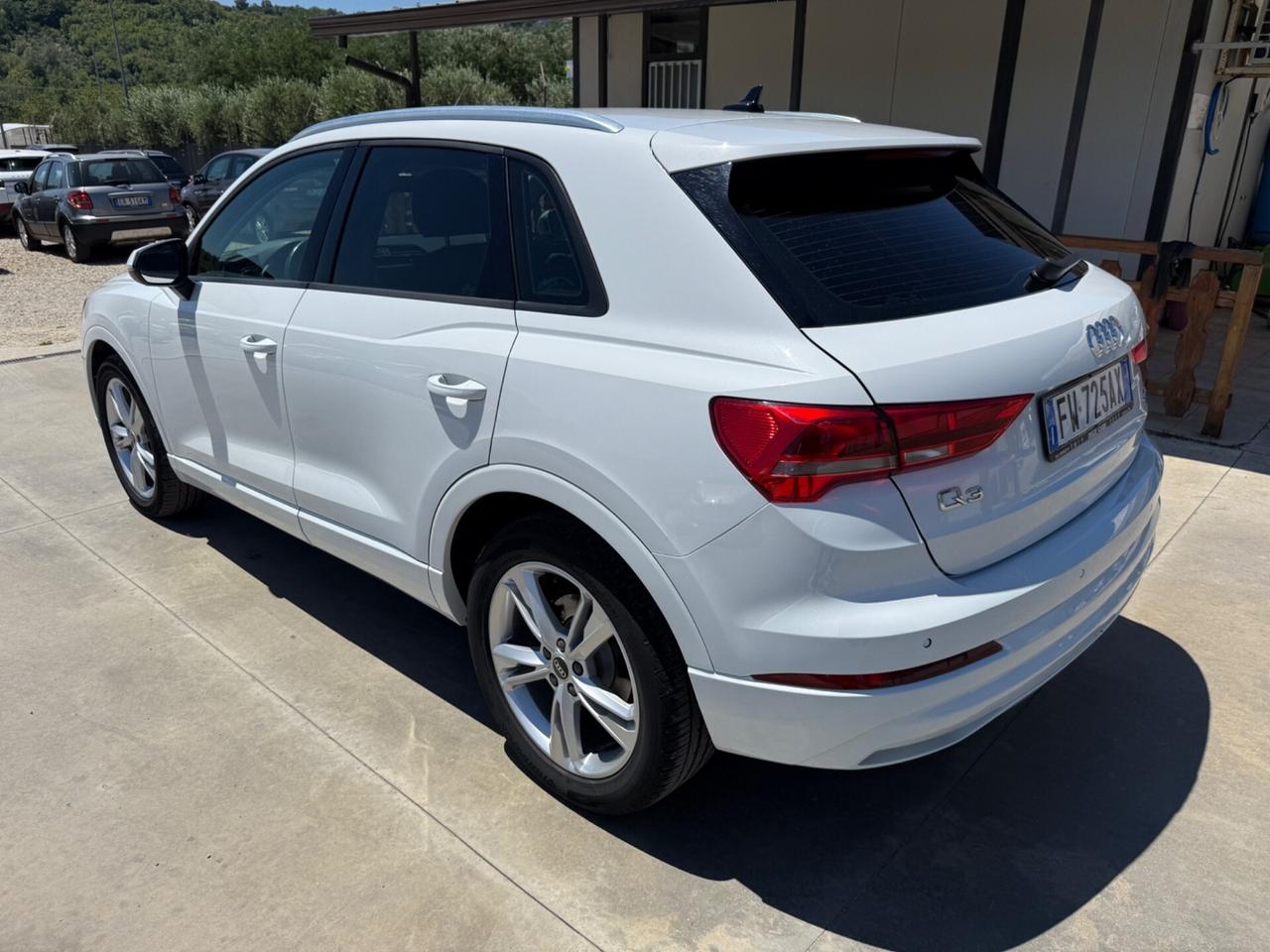 Audi Q3 35 TDI S tronic Business Advanced