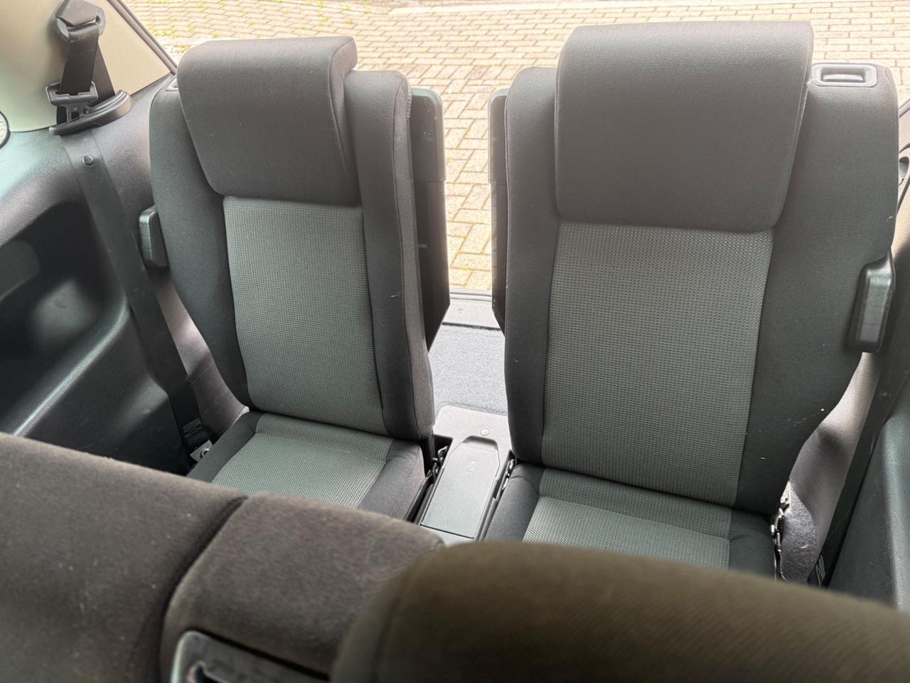 Opel Zafira 7 POSTI