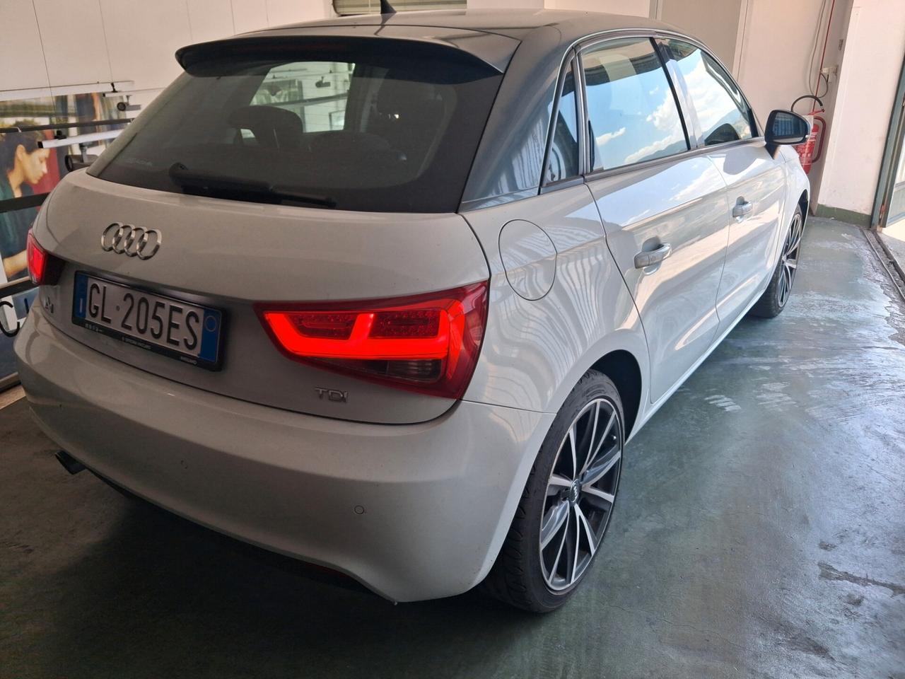 Audi A1 SPB 1.6 TDI S tronic S LINE