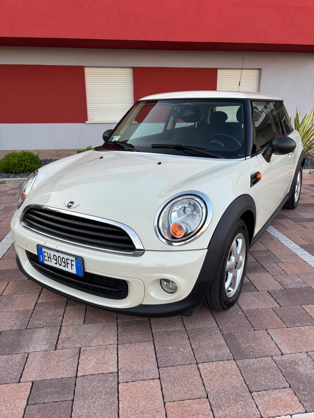 Mini 1.6 16V One (55kW)