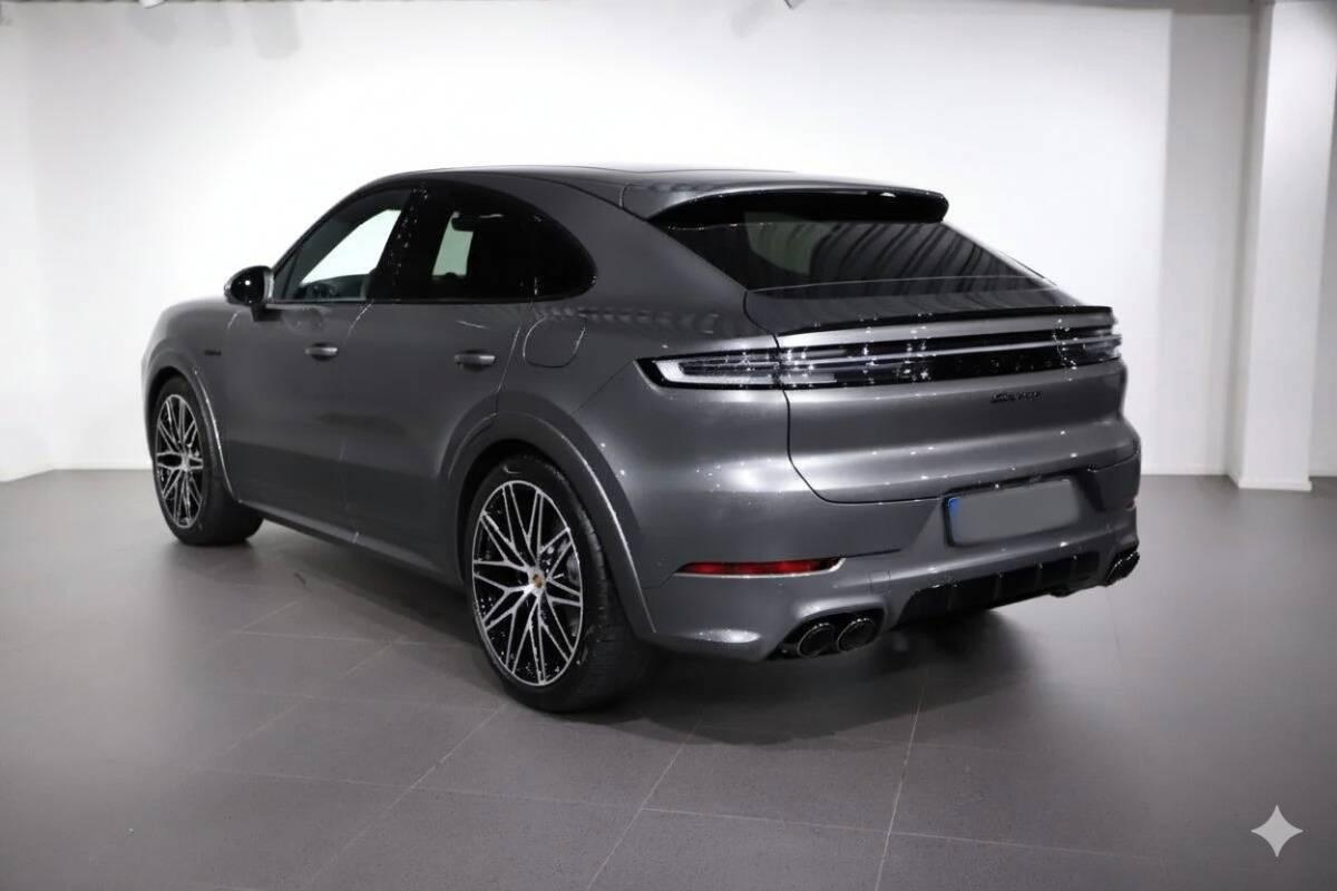 Porsche Cayenne III 2023 Coupe E-hybrid 470cv - PASM - Gancio - Matrix