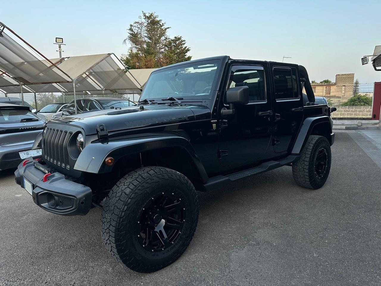 Jeep Wrangler Unlimited 2.8 Auto Sahara Hard-Top