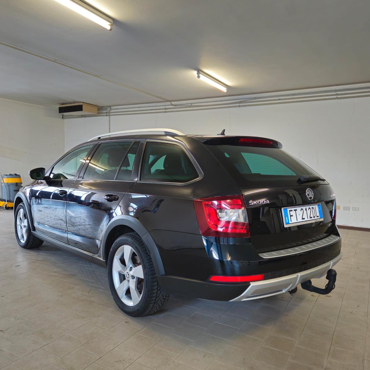 Skoda Octavia 2.0 TDI CR 150 CV 4x4 DSG Wagon Scout