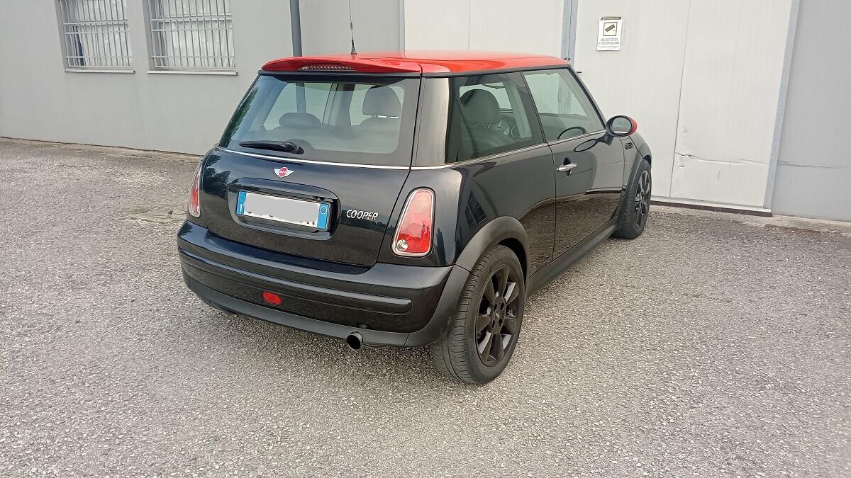 Mini Cooper 1.4 d -