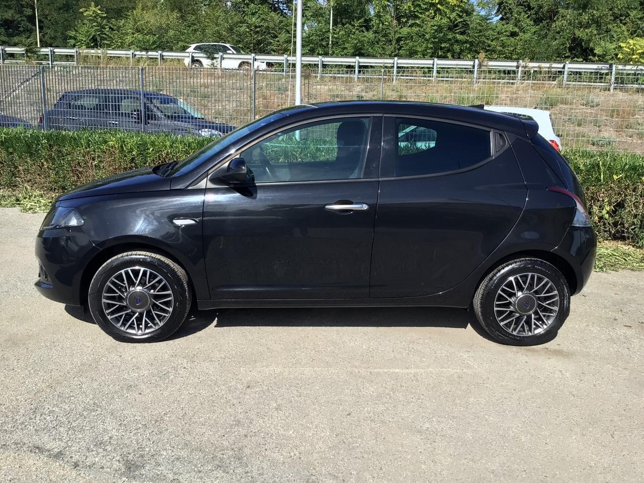Lancia Ypsilon 1.0 70cv Hybrid Platino PREZZO VERO