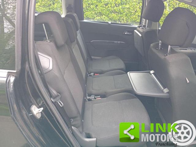 PEUGEOT 5008 1.6 HDi 110CV Tecno