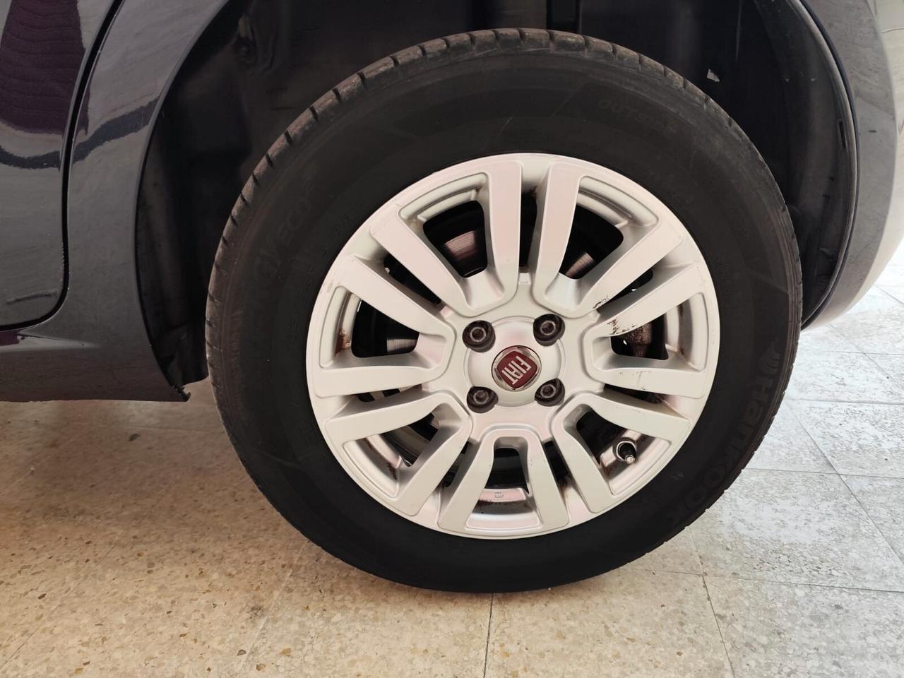 Fiat Punto 1.4 8V 5 porte Natural Power Lounge 77CV