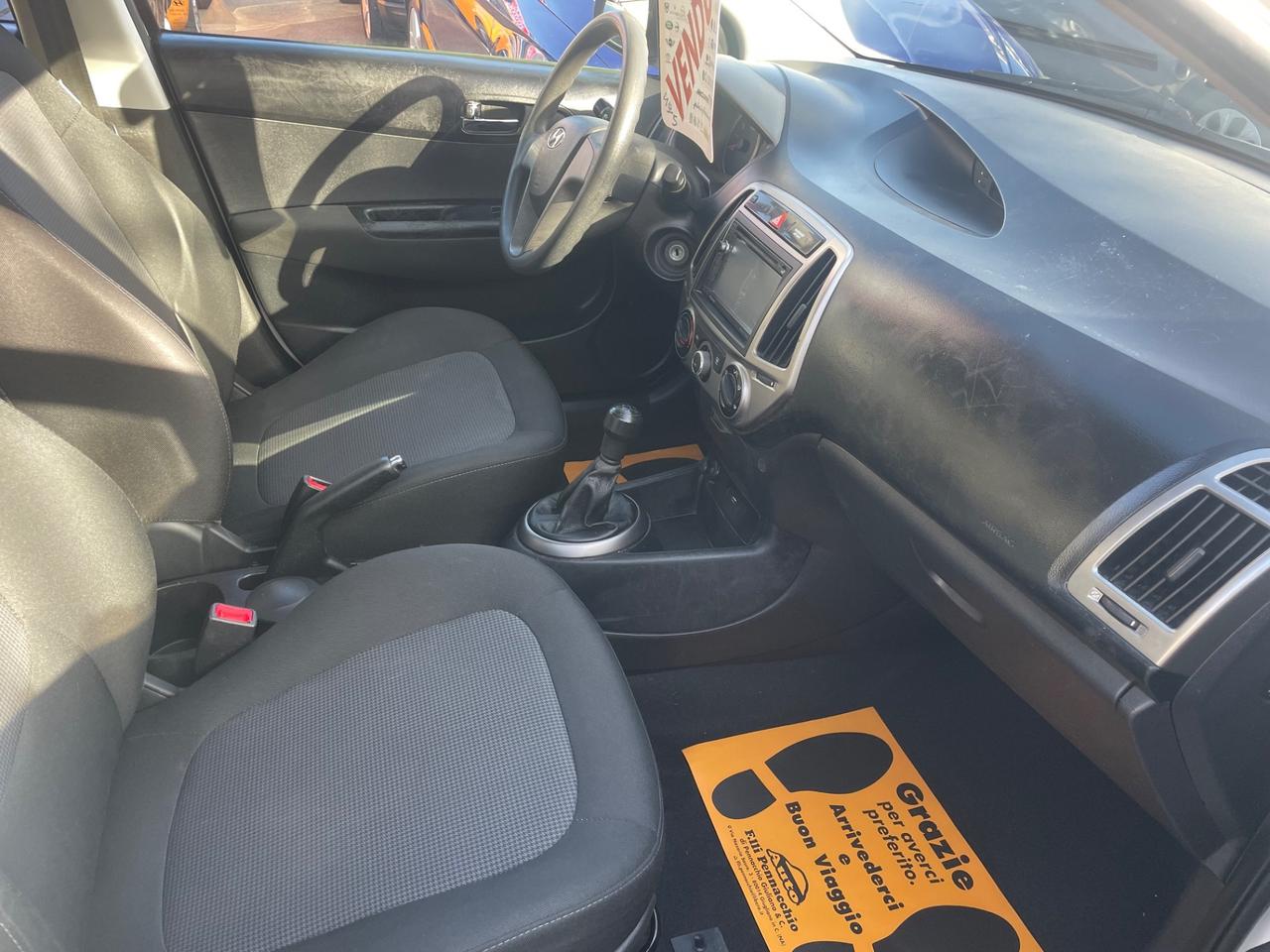 HYUNDAI i20 1.2 BENZINA 85 (CV) 2013