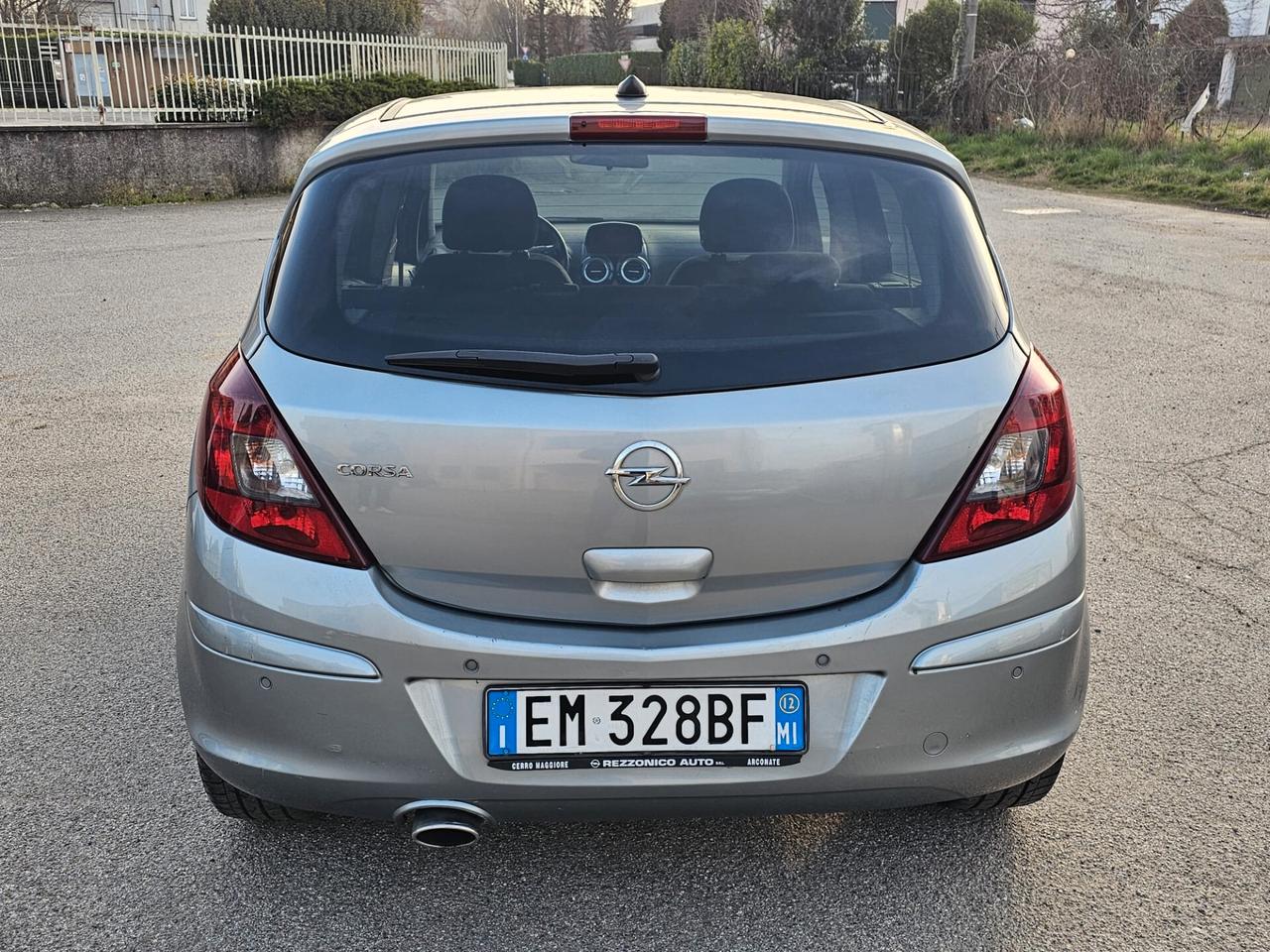 Opel Corsa 1.2 5 porte Sport