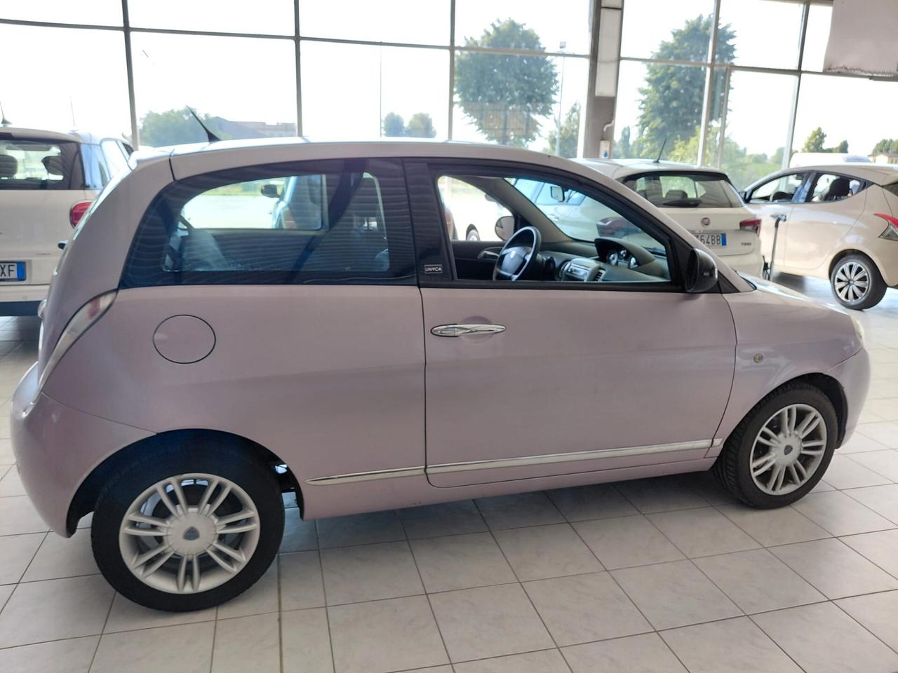 Lancia Ypsilon 1.2 69 CV Unyca