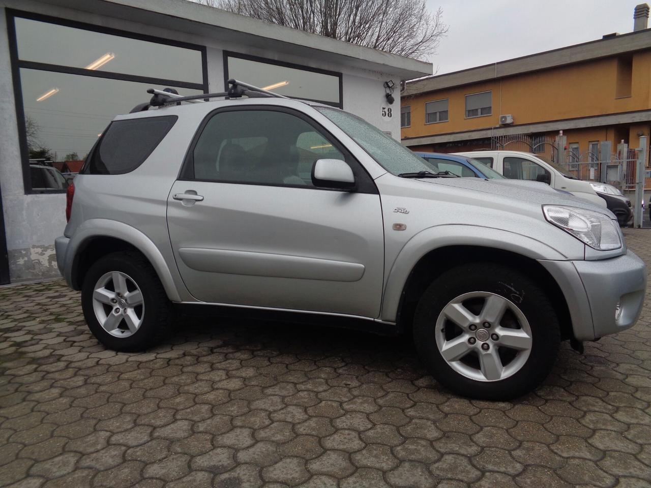 Toyota RAV 4 RAV4 2.0 Tdi D-4D cat 3 porte Sol