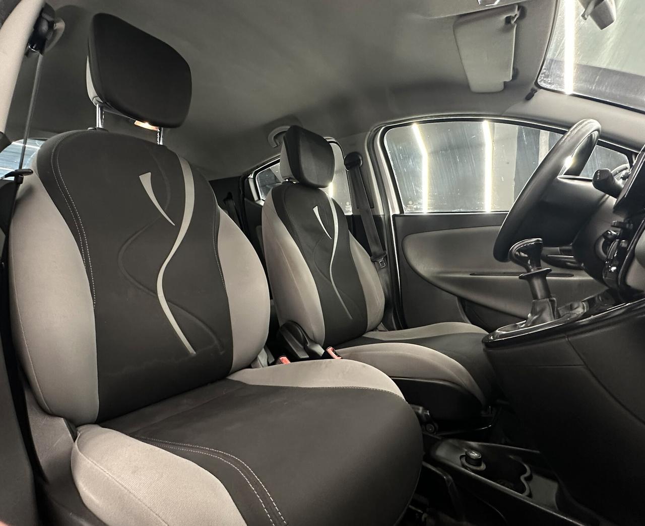 Lancia Ypsilon 1.2 69cv KM CERTIFICATI-NEOPATENTANTI-PERMUTE