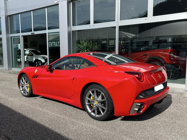FERRARI California DCT