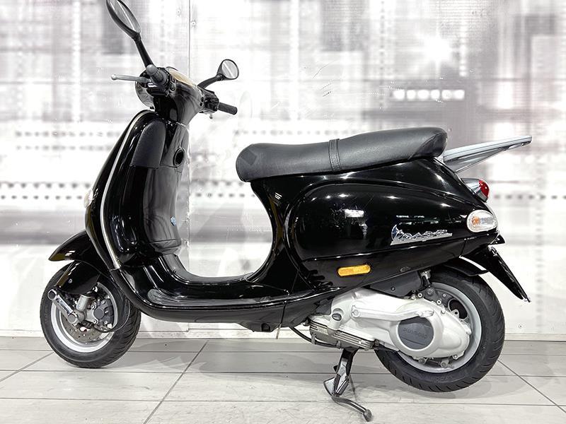 Piaggio Vespa ET4 150