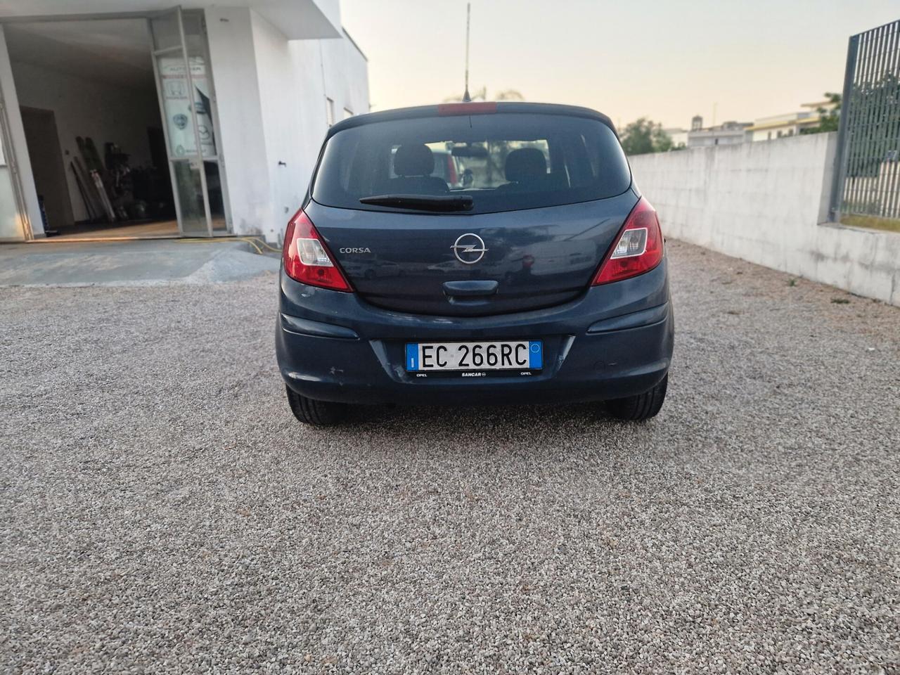 Opel Corsa 1.2 5 porte Cosmo