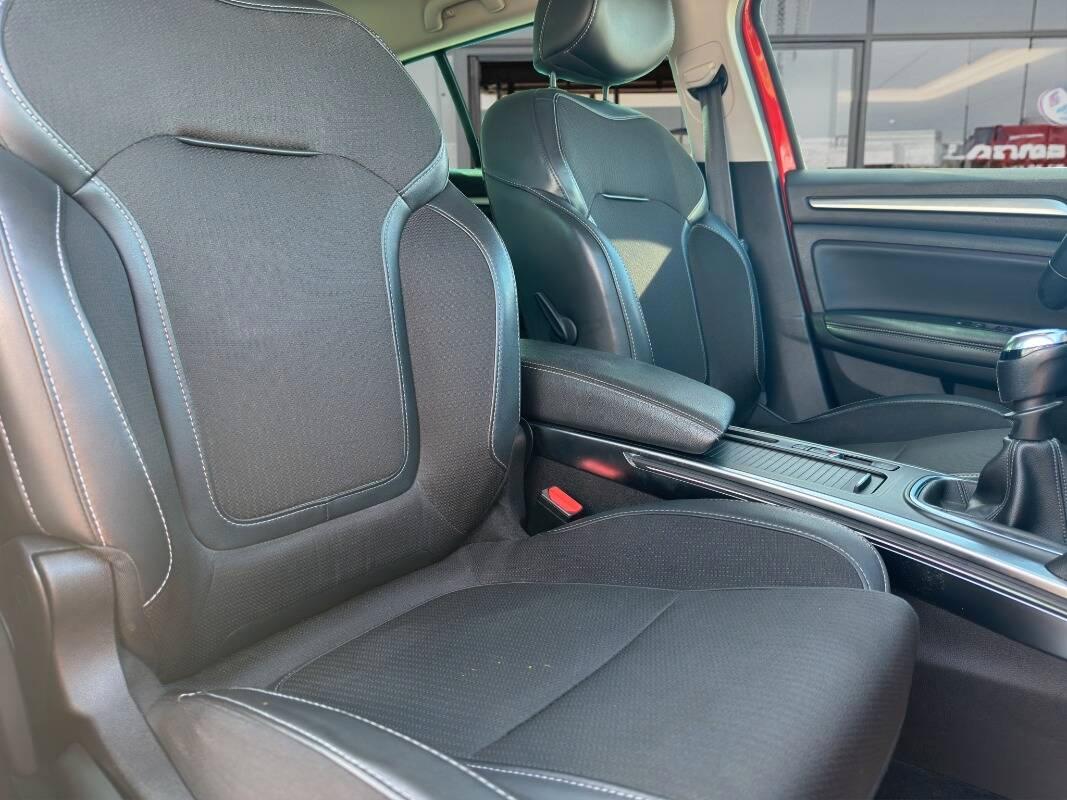 Renault Megane 1.5 blue dci Intens 115cv CON TELECAM E CARPLAY
