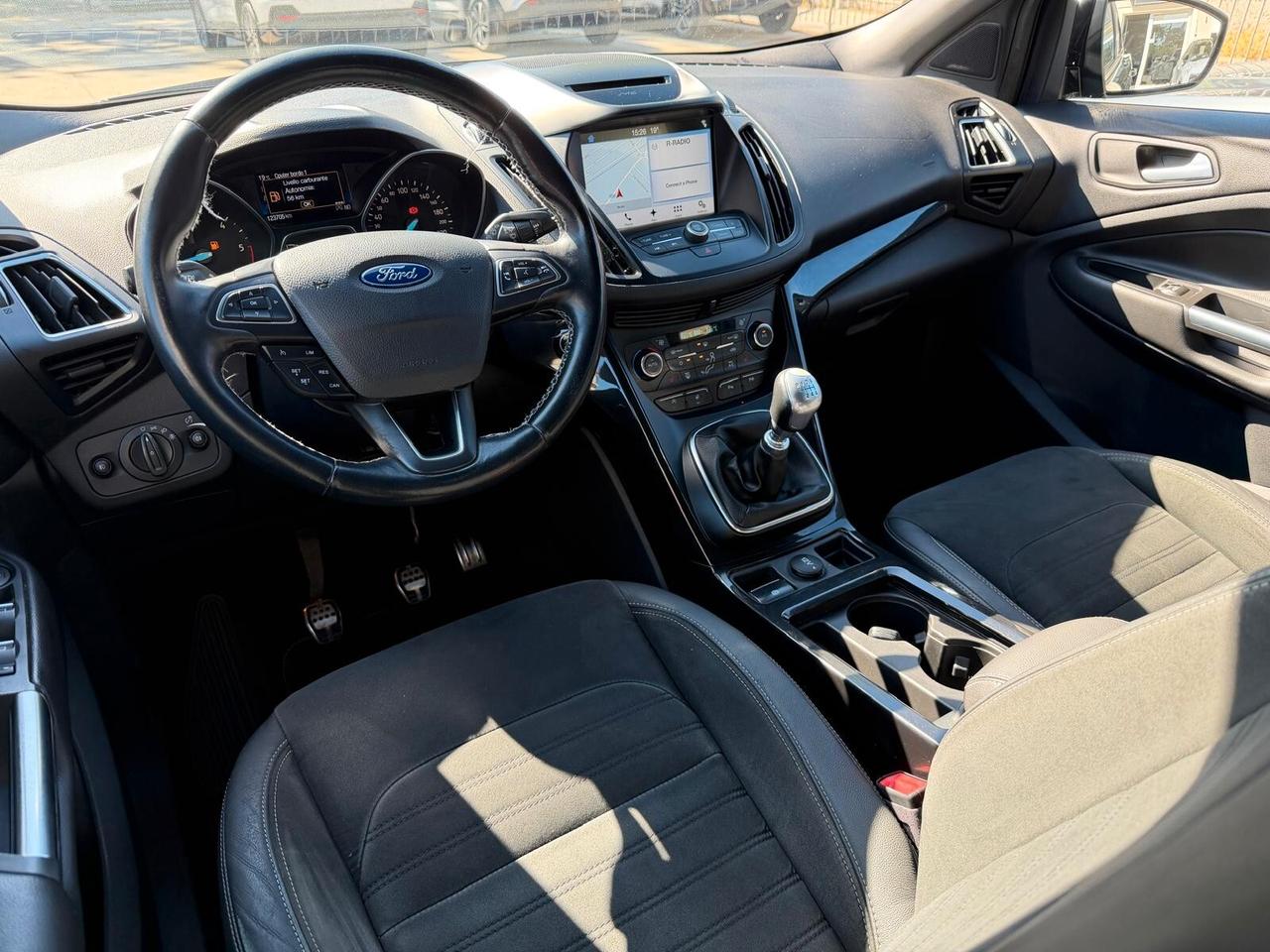 Ford Kuga 1.5 TDCI 120 CV S&S 2WD ST-Line