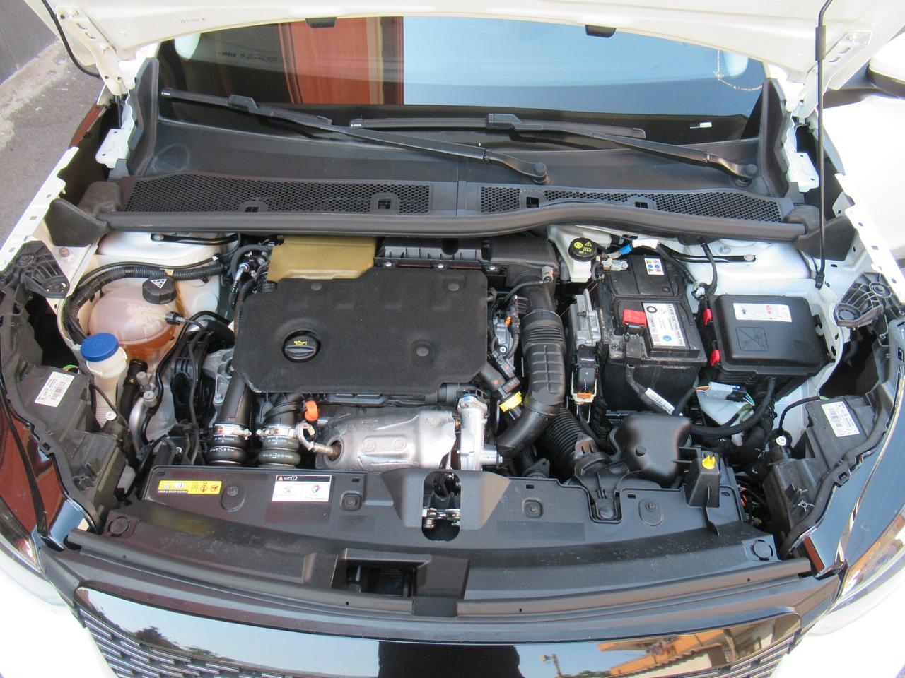 Peugeot 2008 BlueHDi 130 S&S EAT8 Allure Pack
