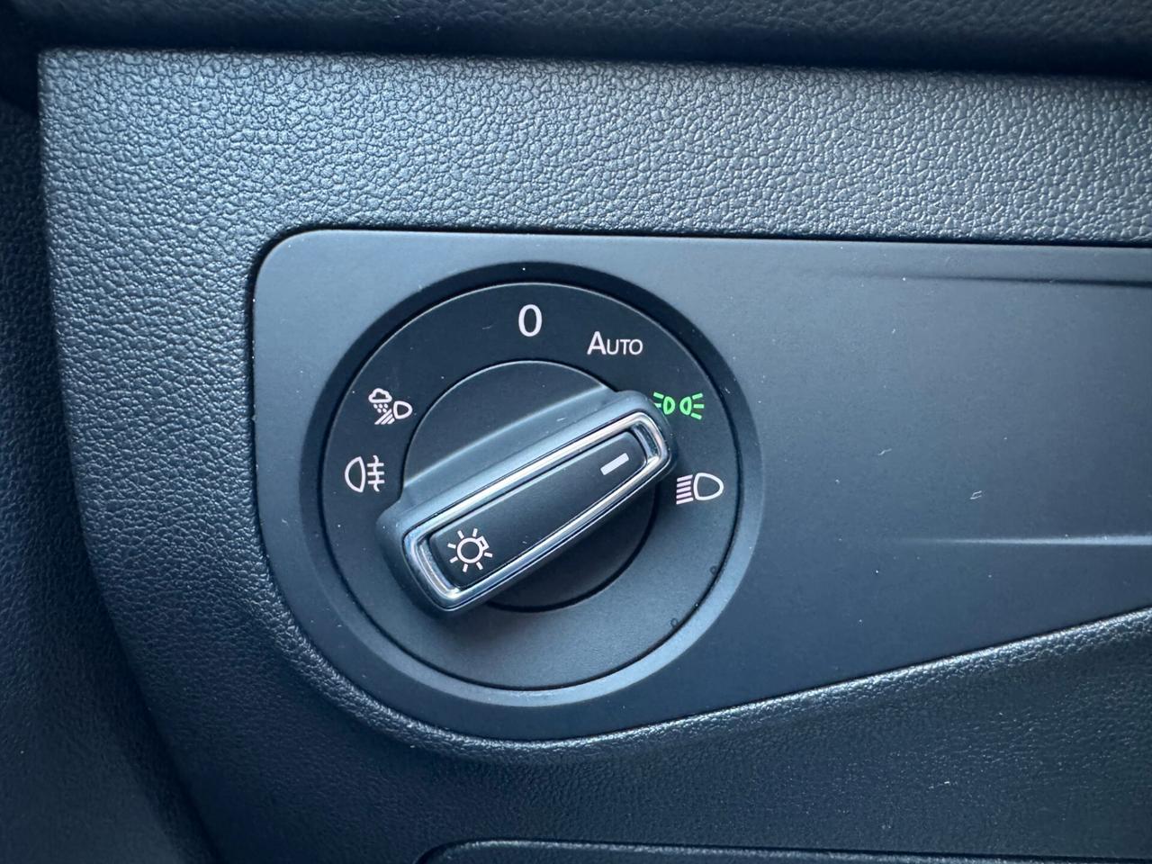 Volkswagen Tiguan 1.5 tsi R-Line 150cv dsg / NO VINCOLI / MATRIX