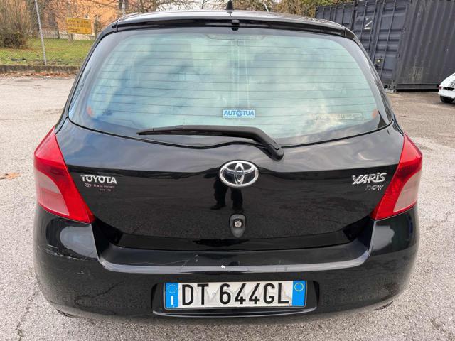 TOYOTA Yaris 194,888km 1.0 5p senza nessun lavoro da fare