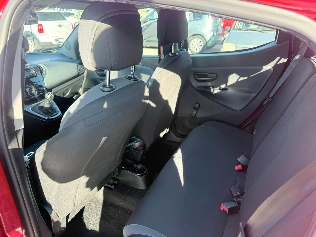Lancia Ypsilon 1.2 69 CV 5 porte Silver