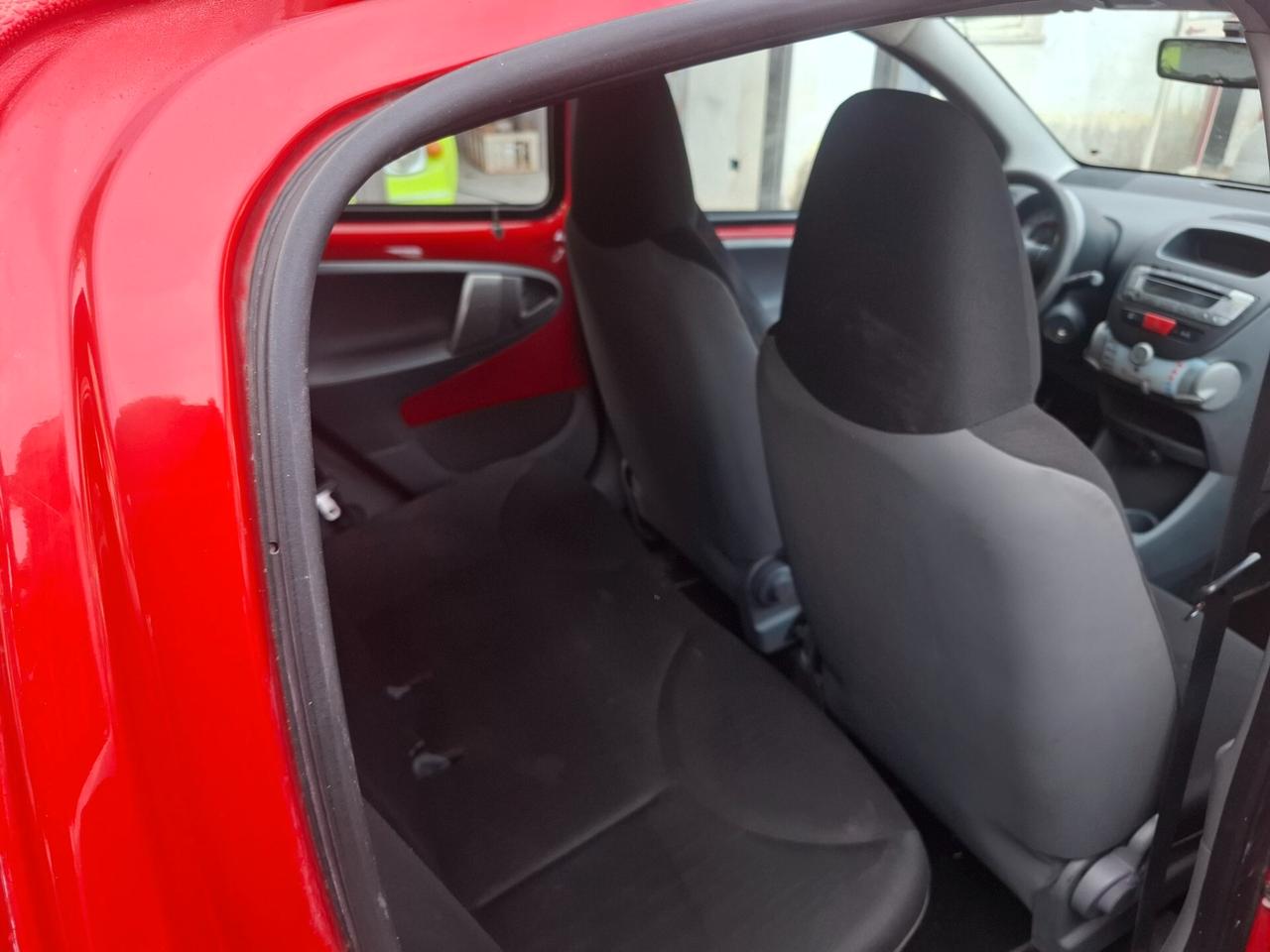 Toyota Aygo 1.0 12V VVT-i 5 porte anno 2010