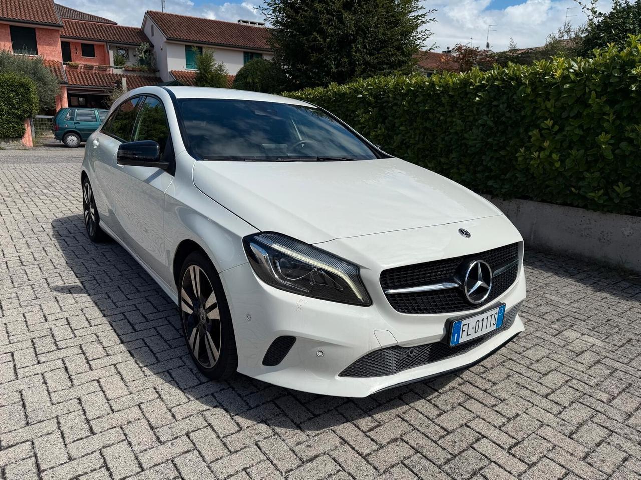 Mercedes A 180d Premium