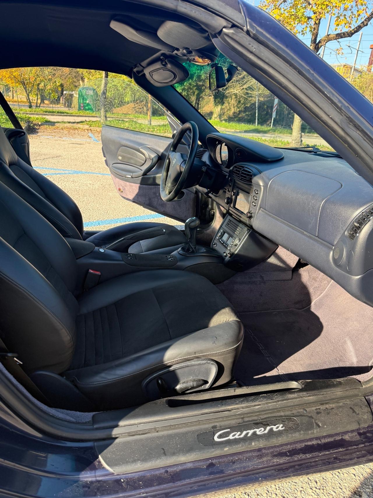 Porsche 911 Carrera Cabriolet modello 996