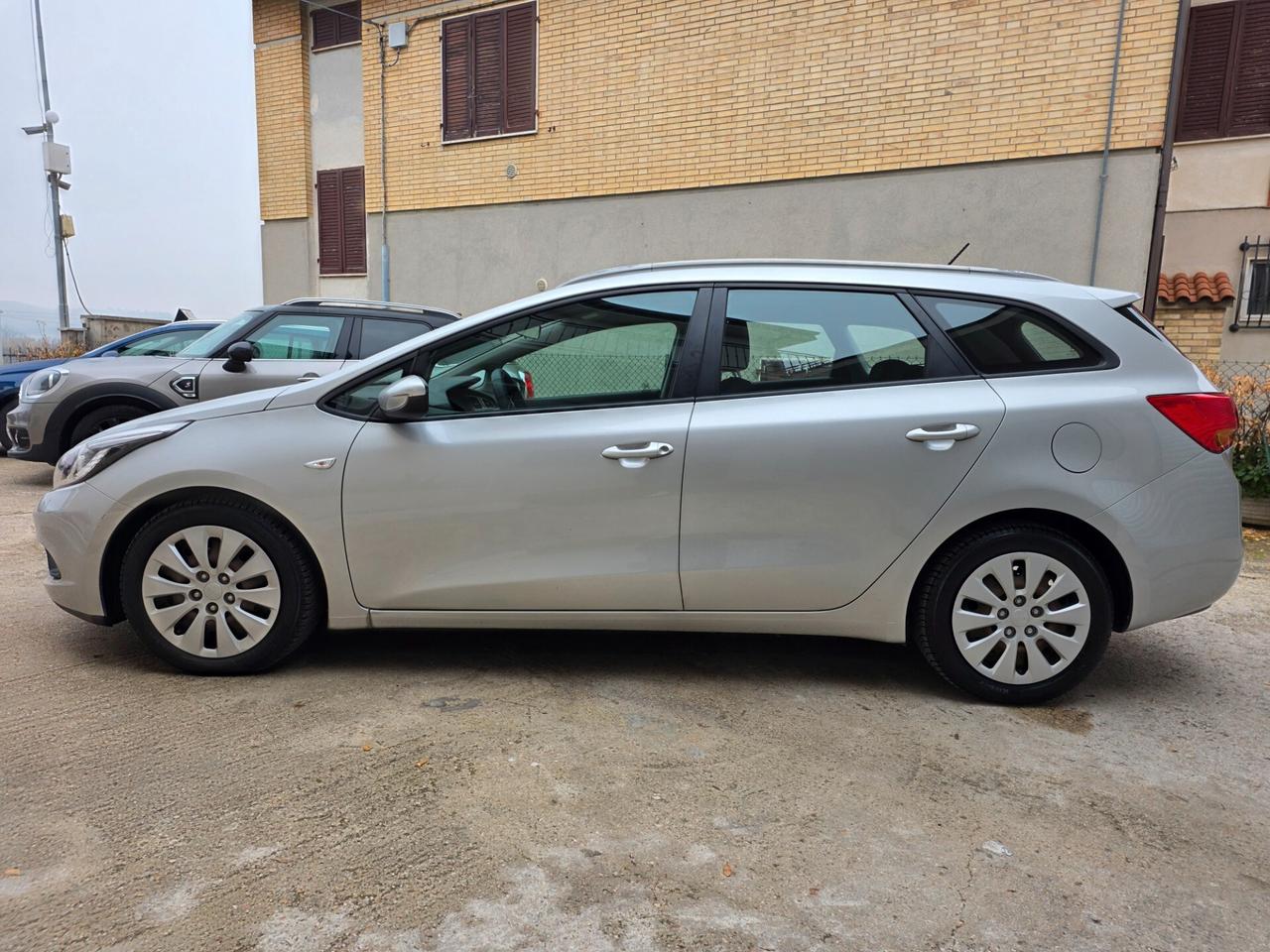 Kia Ceed cee'd 1.4 CRDi SW Active