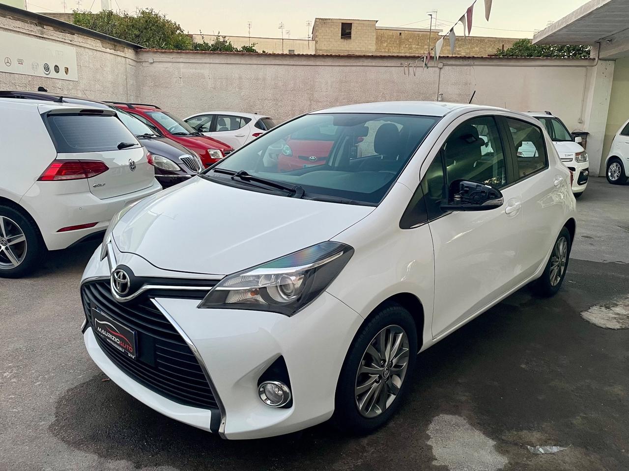 Toyota Yaris 1.0 5 porte Lounge Full navigatore retrocamera dal nord Italia