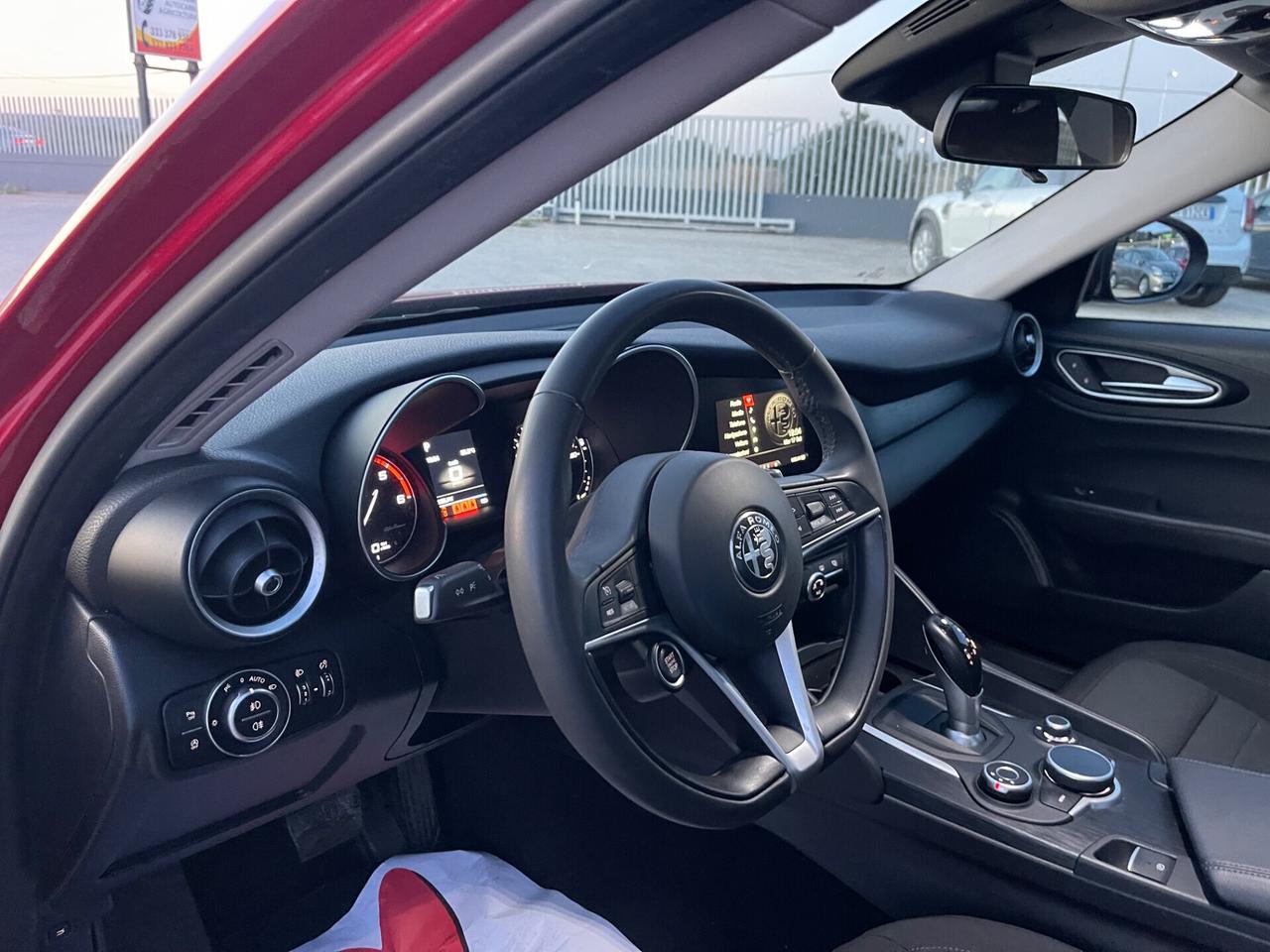 ALFA ROMEO GIULIA 2.2D ROSSA FULL 93000KM NUOVA